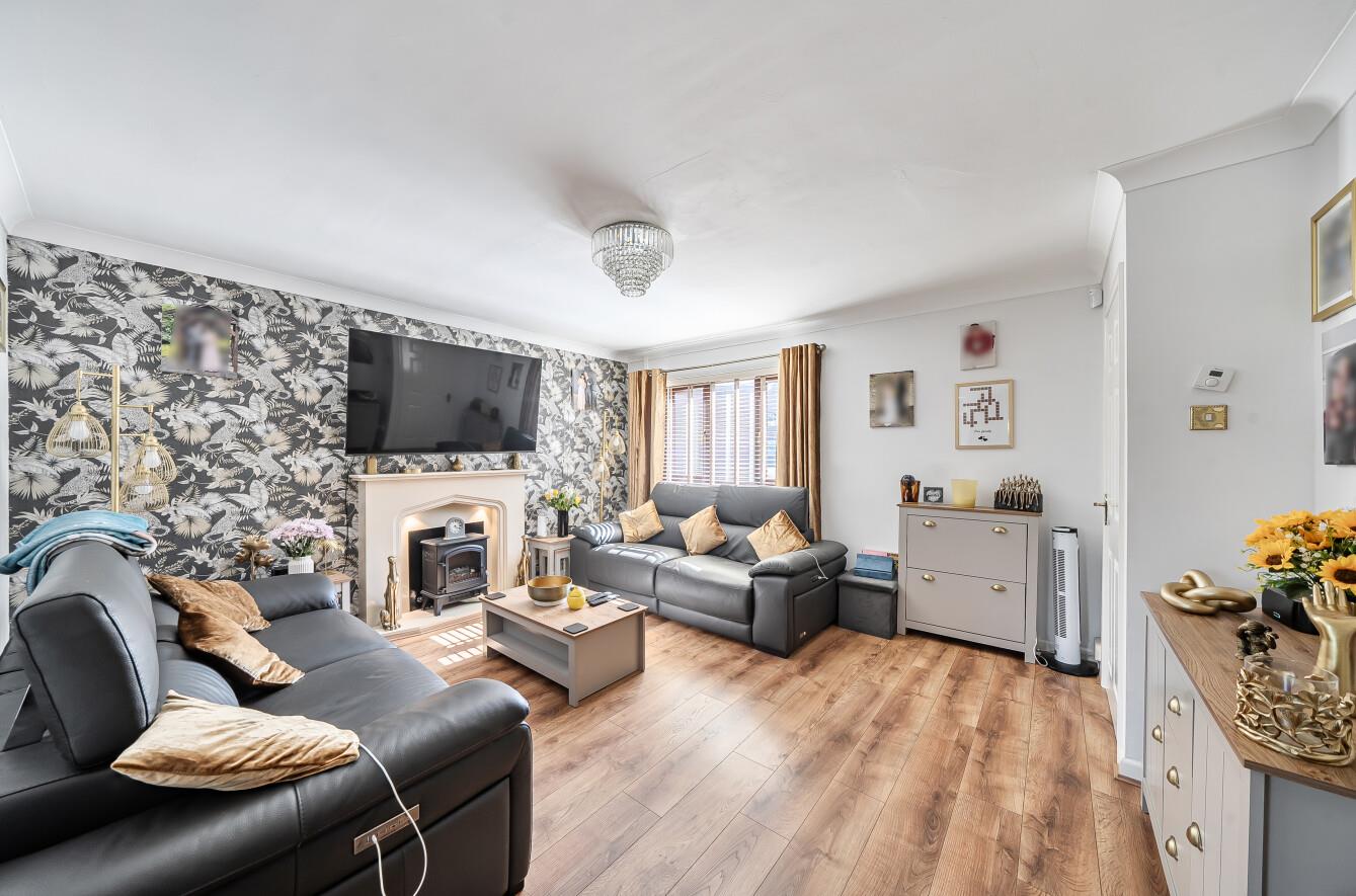 Gelli Aur, Treboeth, Swansea, SA5 9DF